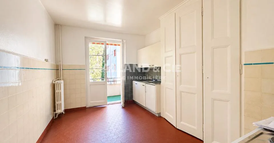 Appartement 1 pièce au 2ème étage