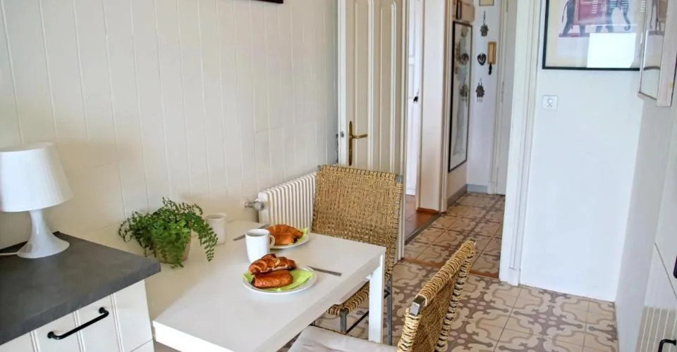 Frontline lakefront furnished Apartment with Spectacular Views – foto 7 di 10