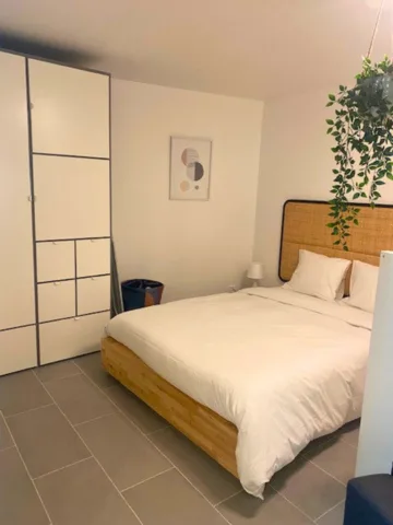Studio moderne au dernier étage, proche du métro - 15 min du centre-ville