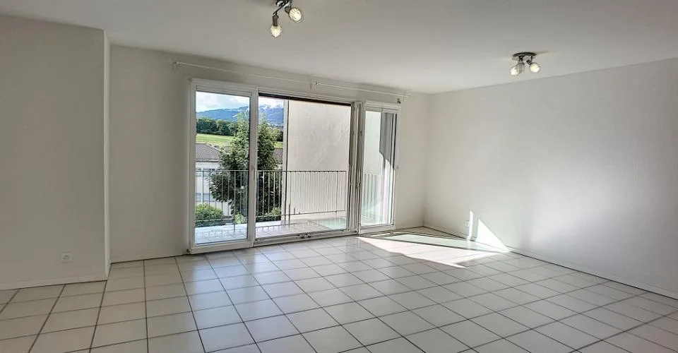 Lumineux appartement de 3.5 pièces d'environ 105m2