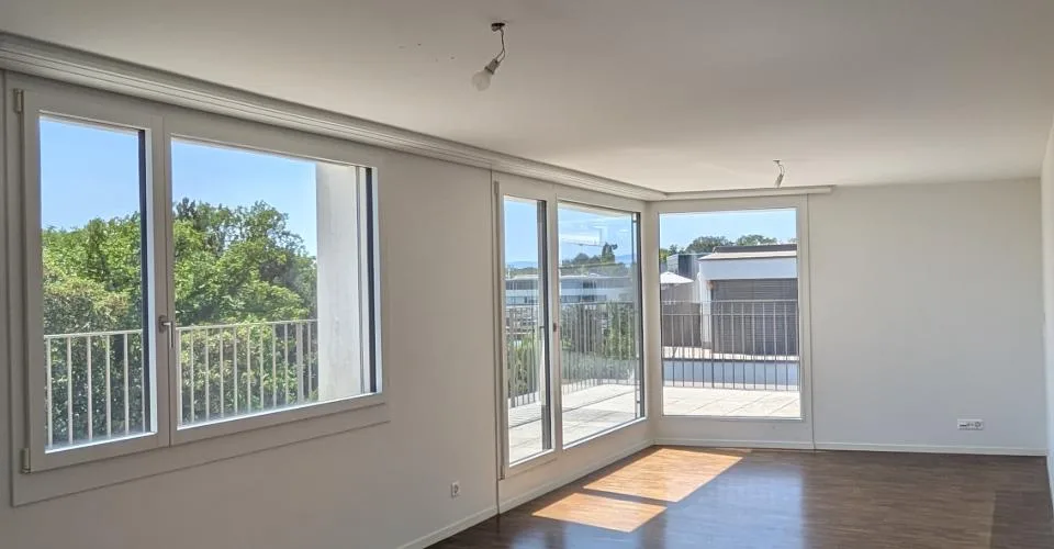 Appartement spacieux en attique de 4.5 pièces"