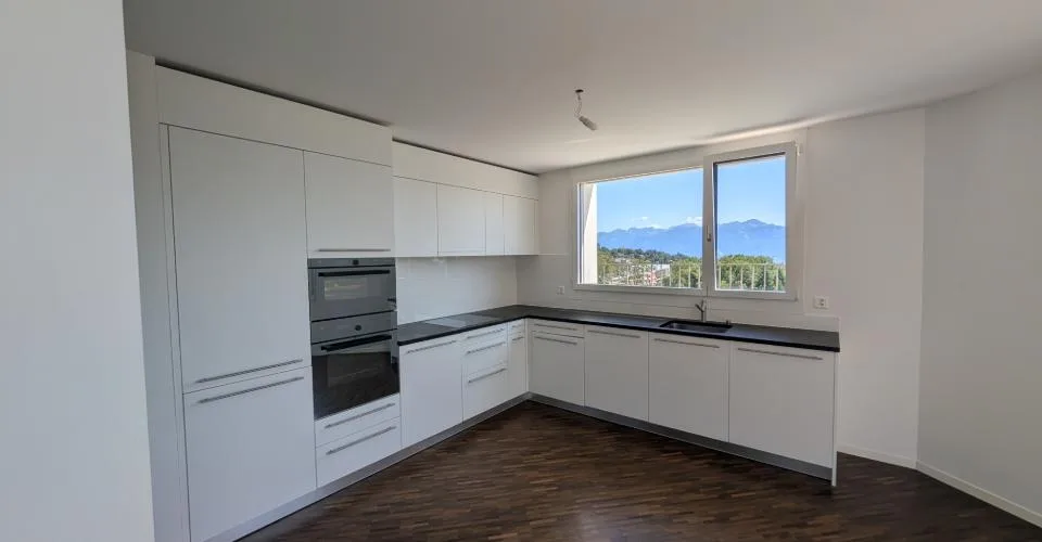 Appartement spacieux en attique de 4.5 pièces"