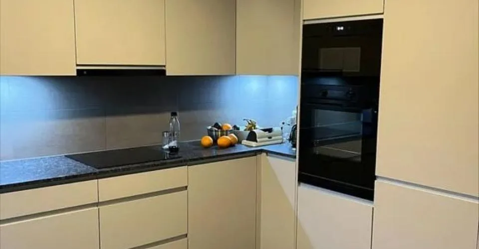 Bel appartement contemporain de 3.5 pièces avec balcon