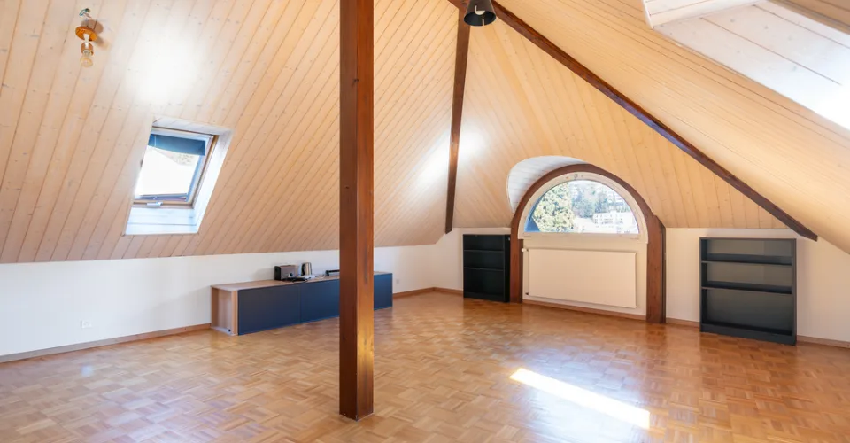 Studio en attique au centre de Lausanne