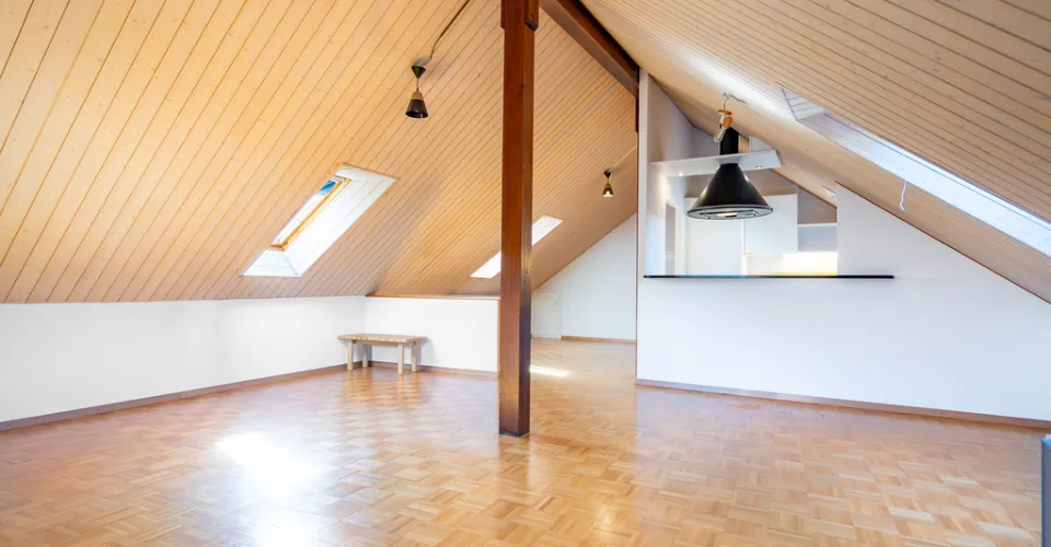 Studio en attique au centre de Lausanne