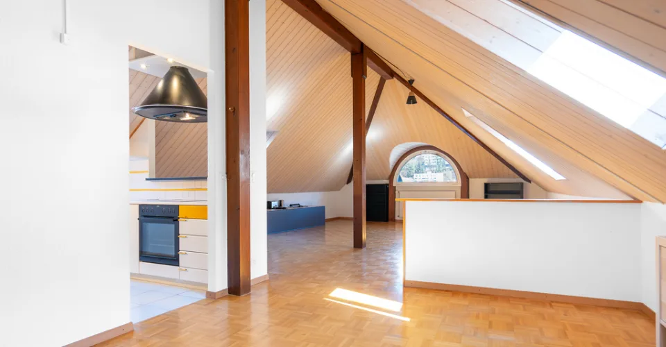 Studio en attique au centre de Lausanne