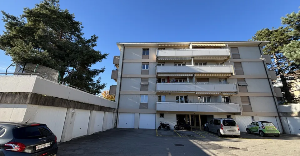 À louer grand 3 pièces entièrement rénové à Aubonne