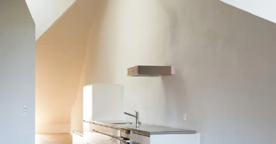 Appartement traversant avec une belle luminosité, centre ville!