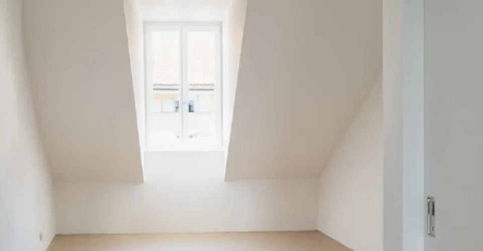 Appartement traversant avec une belle luminosité, centre ville!