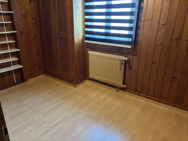 Chalet indépendant avec garage et jardin, proche des commodités
