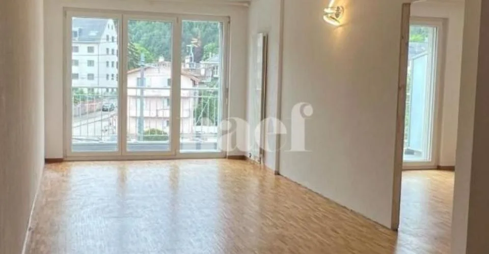 Bel appartement de 3 pièces au 2ème étage avec grand balcon