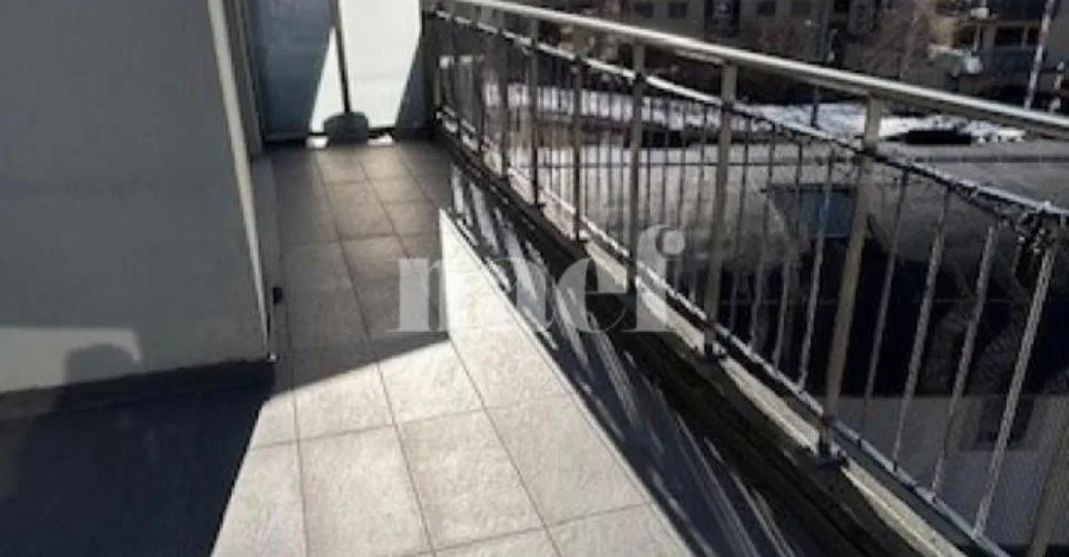 Bel appartement de 3 pièces au 2ème étage avec grand balcon