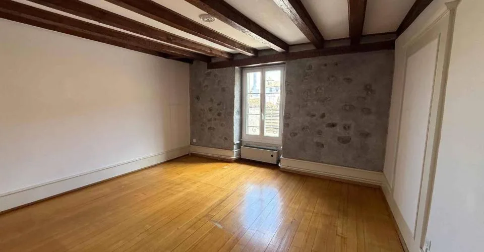 Magnifique logement à louer dans un cadre privilégié à deux pas du Château d'Aubonne