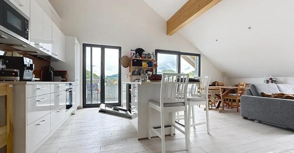 LOYER TOUT INCLUS - Appartement de 4.5 au 2ème étage avec balcon