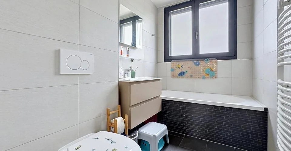 LOYER TOUT INCLUS - Appartement de 4.5 au 2ème étage avec balcon