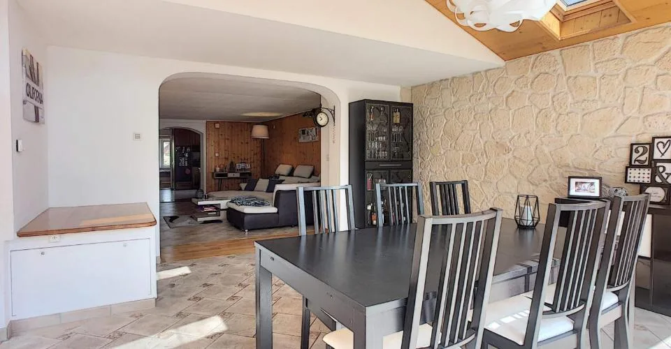 Appartement de 3 pièces au rez-de-chaussée