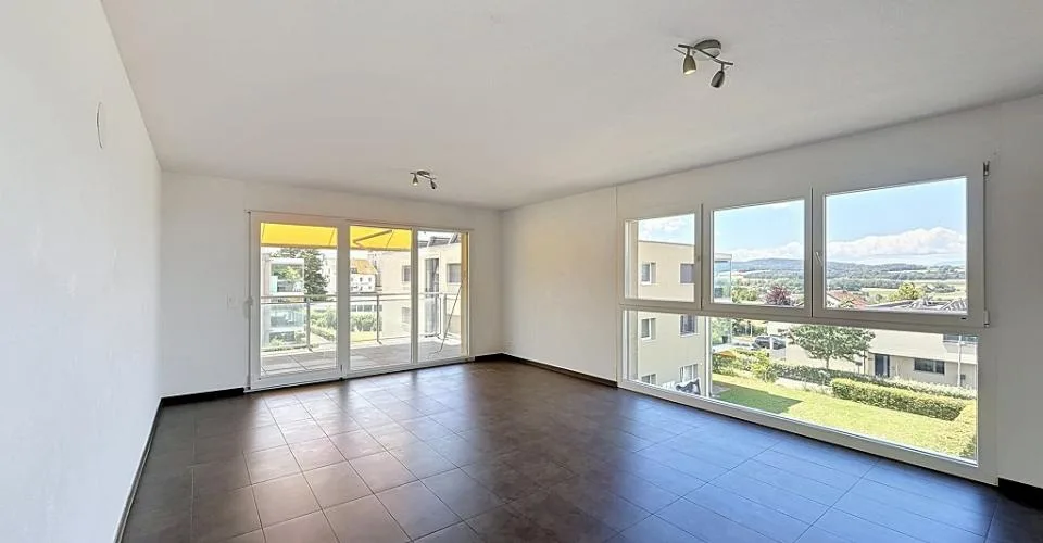 Spacieux appartement de 5,5 pièces avec grand balcon et vue dégagée