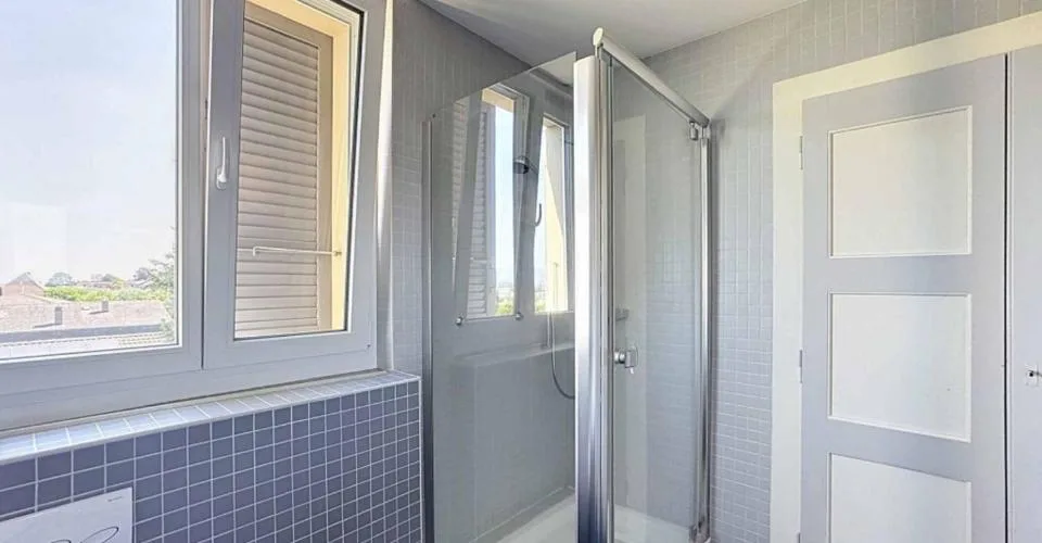 Charmant appartement de 3 pièces dans les combles