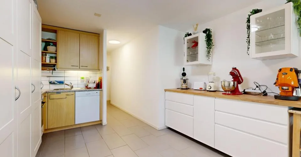 appartement de 2.5 pièces avec balcon et 2 salles d'eau