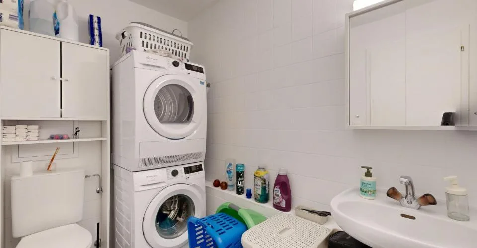 appartement de 2.5 pièces avec balcon et 2 salles d'eau