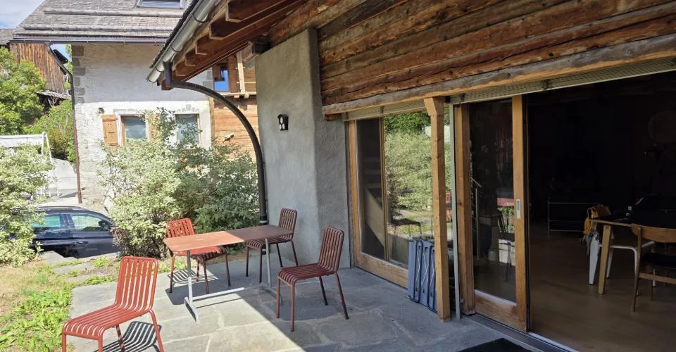 A louer à l'année charmant chalet
