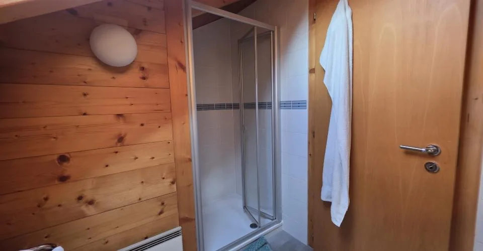 A louer à l'année charmant chalet
