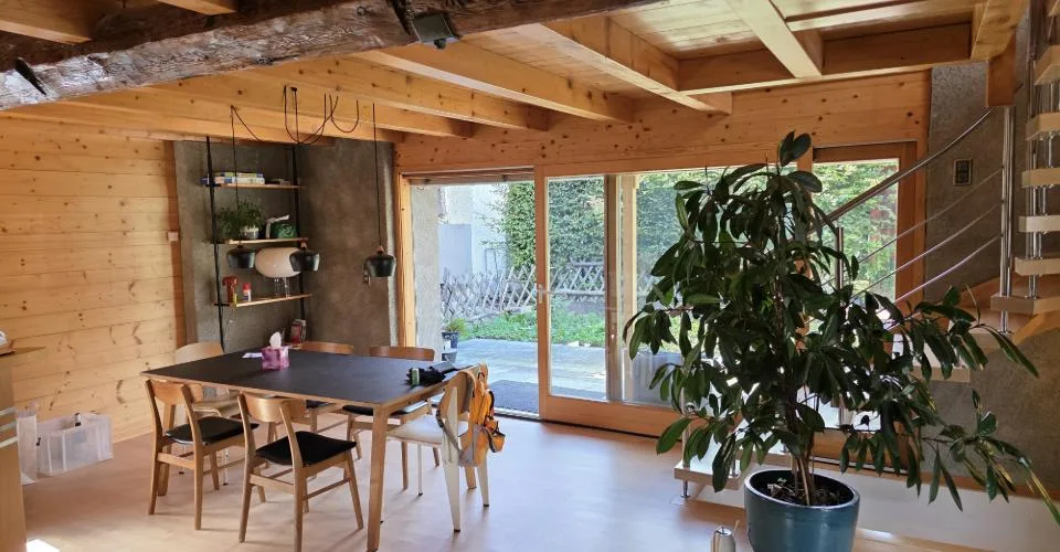 A louer à l'année charmant chalet