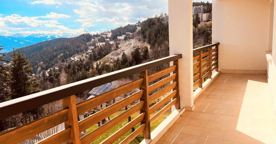 Magnifique 2.5 pièces rénové - Spacieux et lumineux - Lieu très calme - Super vue - Bien situé