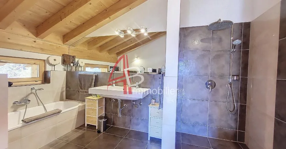 Chalet de luxe à louer à l’année – 6 pièces – 232 m² – Val de Bagnes (Cries).