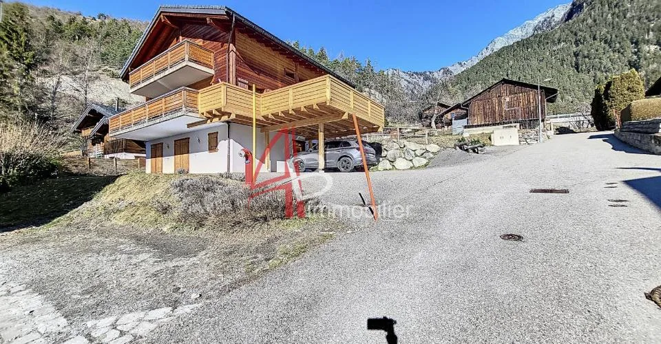Chalet de luxe à louer à l’année – 6 pièces – 232 m² – Val de Bagnes (Cries).