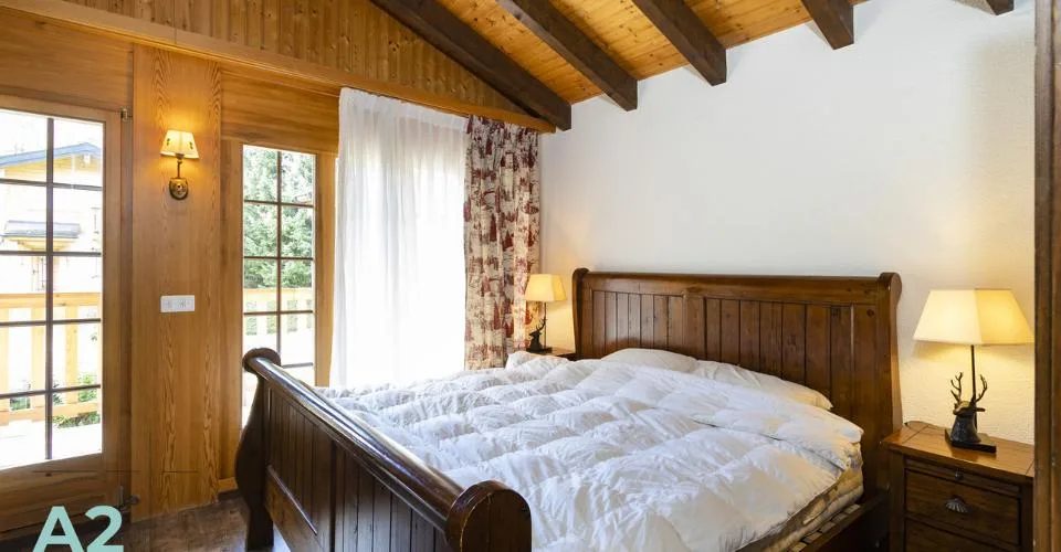 LOCATION SEMAINE - SAISON CHALET MITOYEN AVEC JARDIN PROCHE DU REGENT – Foto 7 von 13