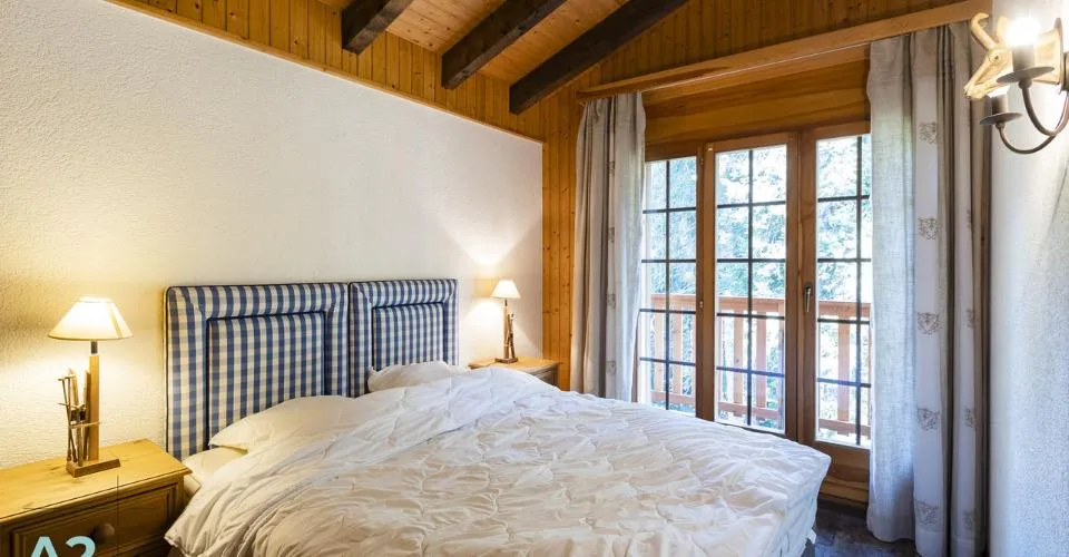 LOCATION SEMAINE - SAISON CHALET MITOYEN AVEC JARDIN PROCHE DU REGENT – Foto 10 von 13