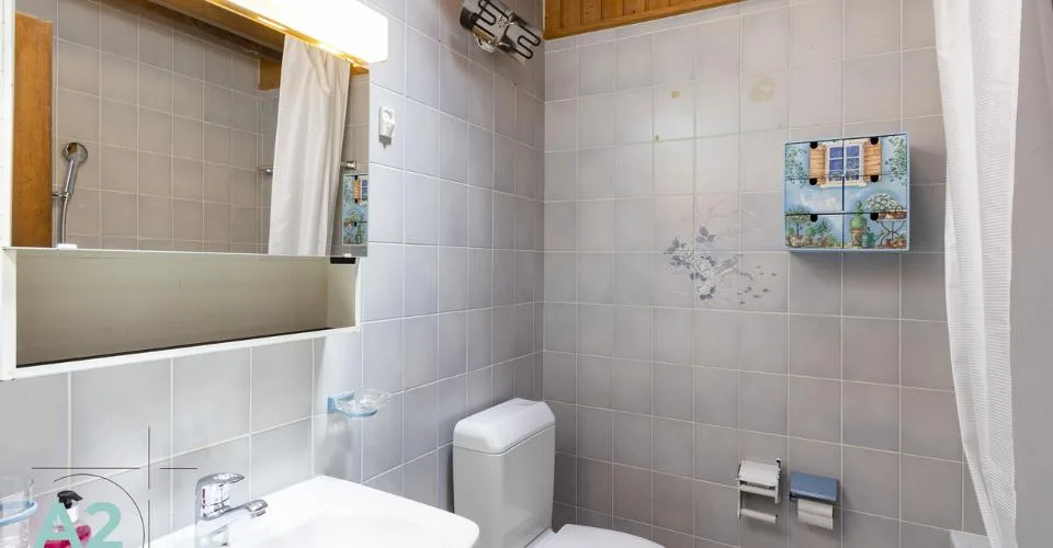 LOCATION SEMAINE - SAISON CHALET MITOYEN AVEC JARDIN PROCHE DU REGENT – Foto 9 von 13