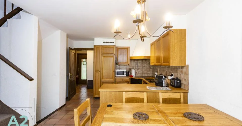 LOCATION SEMAINE - SAISON CHALET MITOYEN AVEC JARDIN PROCHE DU REGENT – Foto 5 von 13