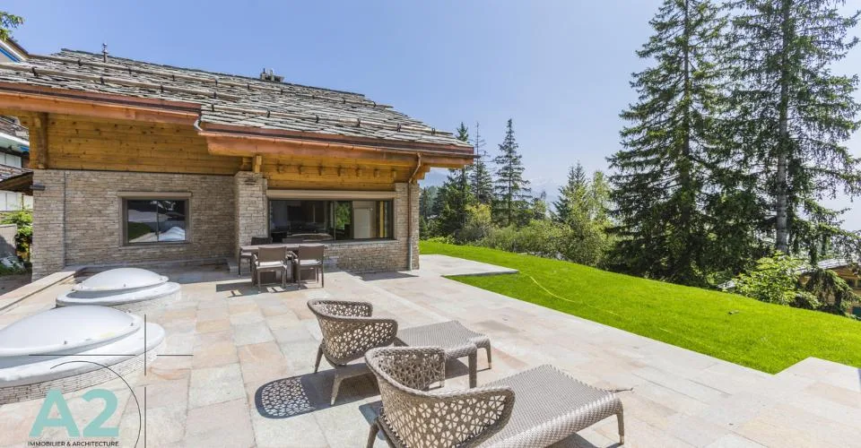 Magnifique chalet entièrement rénové en 2024 – Foto 2 von 13