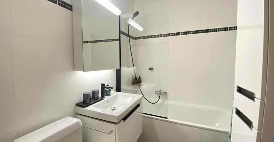 Superbe appartement de 2,5 pièces au lac de la Moubra LOCATION SEMAINE – foto 6 di 7