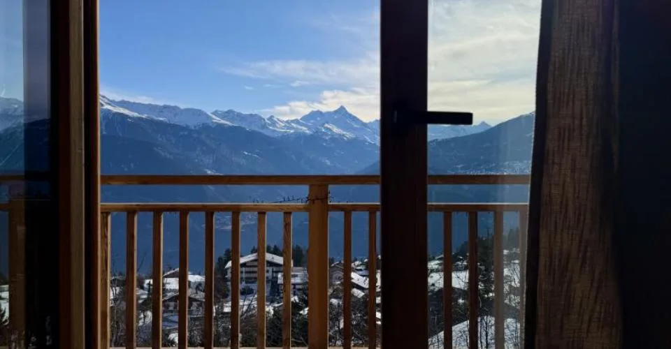 Dans un superbe chalet rénové à Bluche, appartement indépendant à louer avec vue exceptionnelle sur les Alpes valaisannes – Foto 13 von 13