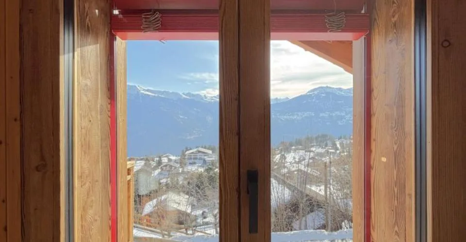 Dans un superbe chalet rénové à Bluche, appartement indépendant à louer avec vue exceptionnelle sur les Alpes valaisannes – Foto 9 von 13
