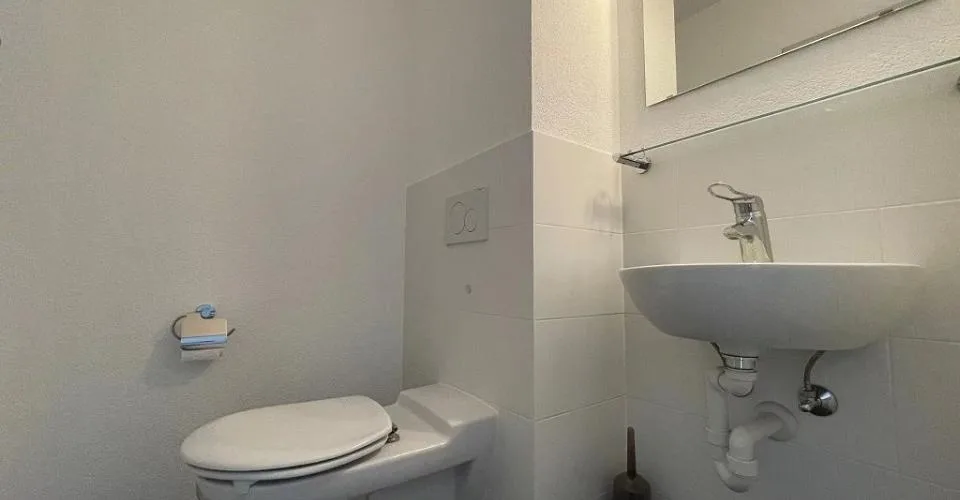Appartement traversant de 3.5 pièces au 4ème étage d'environ 91m2 dest