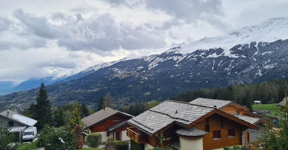 Belle maison à louer à l'année proche du centre de Crans