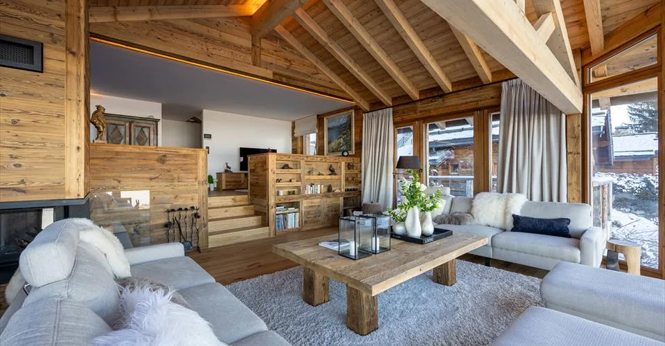 Location à la semaine : Magnifique chalet en vieux bois avec vue spectaculaire sur la vallée