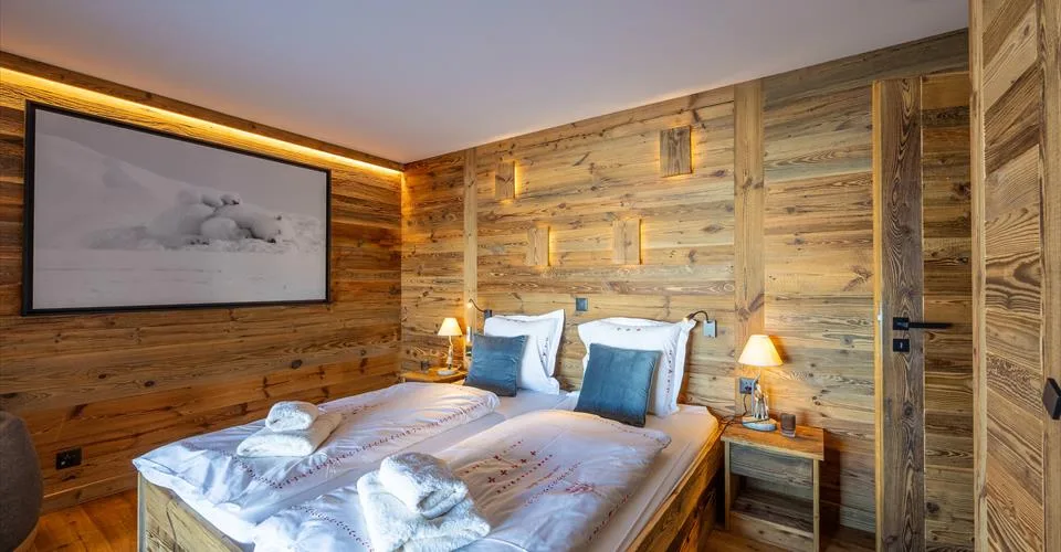 Location à la semaine : Magnifique chalet en vieux bois avec vue spectaculaire sur la vallée
