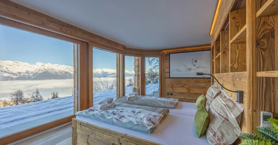 Location à la semaine : Magnifique chalet en vieux bois avec vue spectaculaire sur la vallée