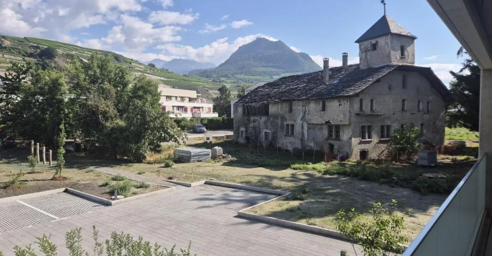 Appt neuf de 2.5 pces avec grand balcon, Uvrier