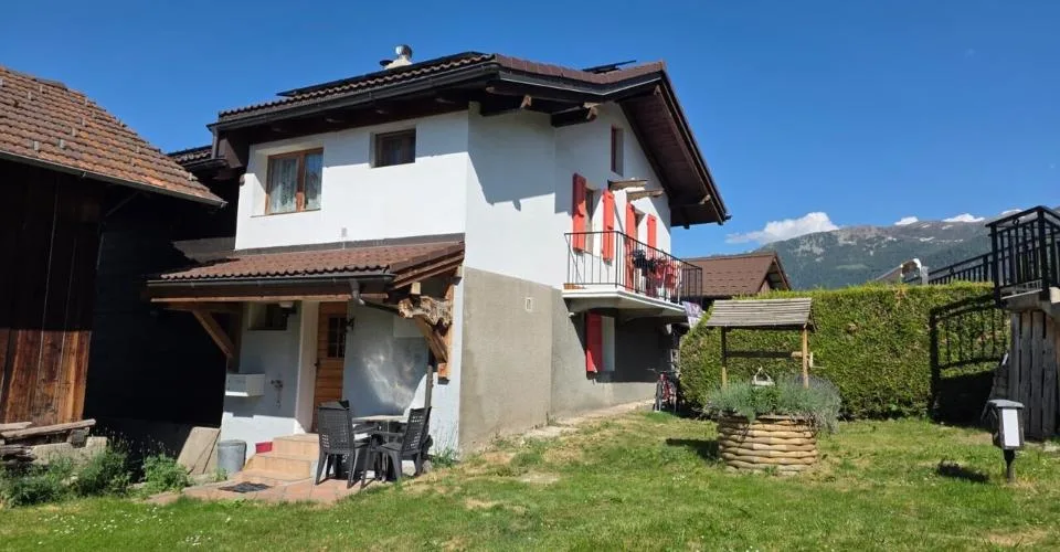 Location appartement 3 pces et demi dans maison villageoise aux Cerisiers