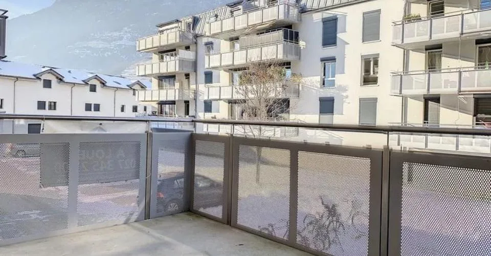 Studio au 3ème étage dans le charmant village de Fully