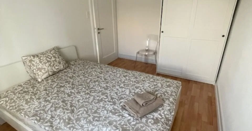 BEL QUARTIER EPLATURES-APPARTEMENTS ENTIEREMENT MEUBLES DE 3 & 4 PCES