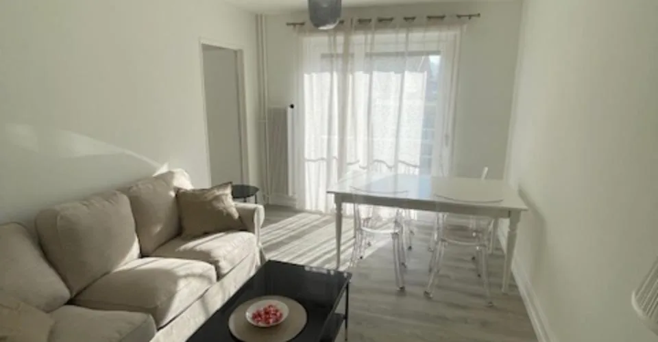 BEL QUARTIER EPLATURES-APPARTEMENTS ENTIEREMENT MEUBLES DE 3 & 4 PCES