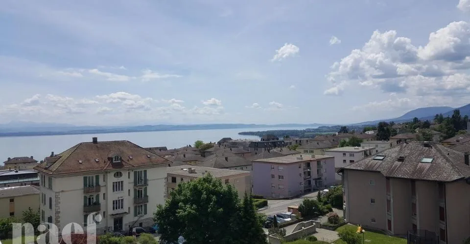 Bel appartement de 3 pièces avec balcon à Peseux.