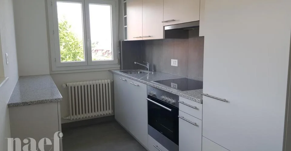 Bel appartement de 3 pièces avec balcon à Peseux.